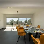 Ferienhaus Luxurious In *