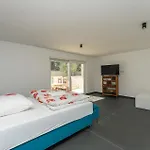 Awesome In Nyaraló