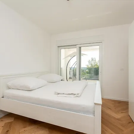 بيت للعطل Awesome In *