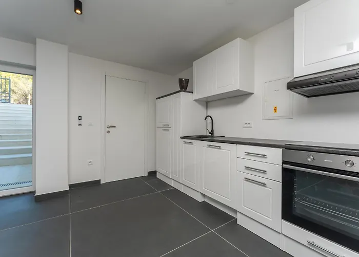 Nyaraló Awesome In *